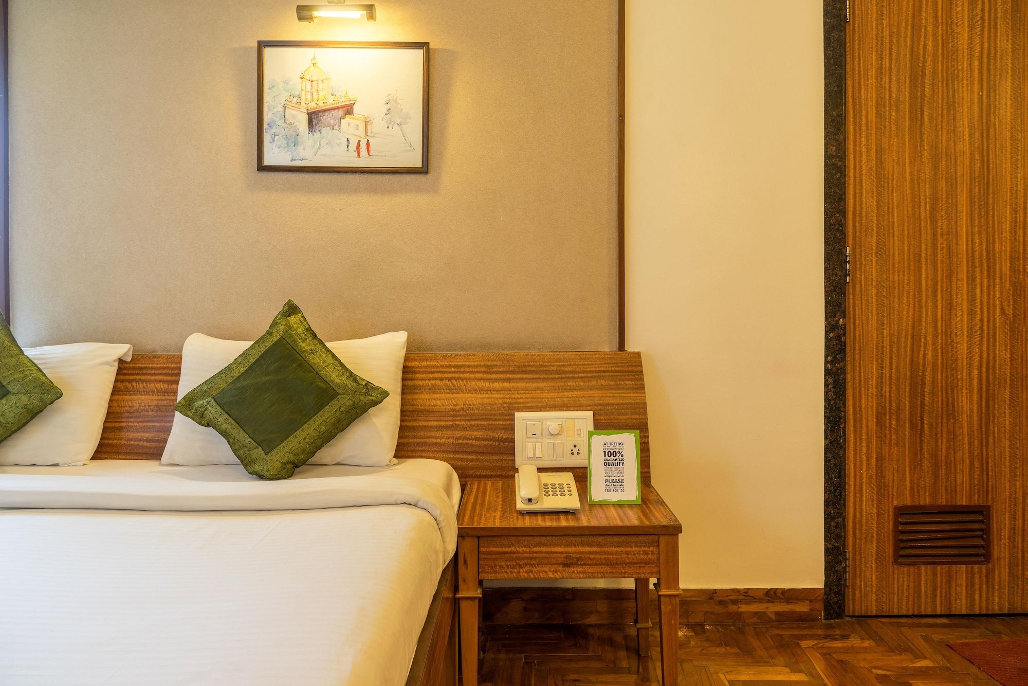 Treebo Trend Sahara Hotel ปูเน่ ภายนอก รูปภาพ