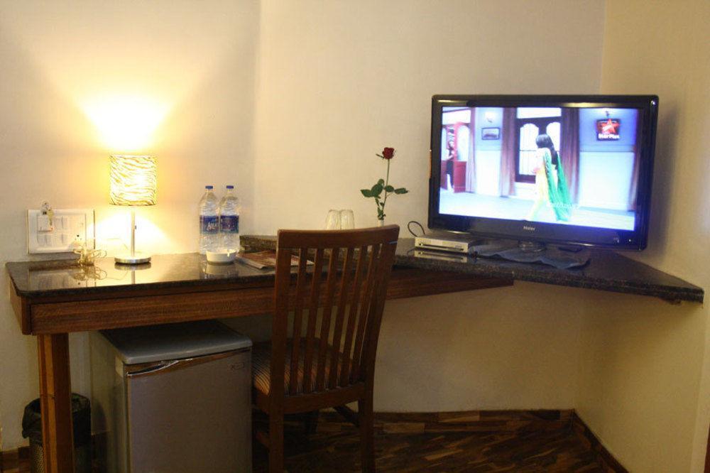 Treebo Trend Sahara Hotel ปูเน่ ภายนอก รูปภาพ