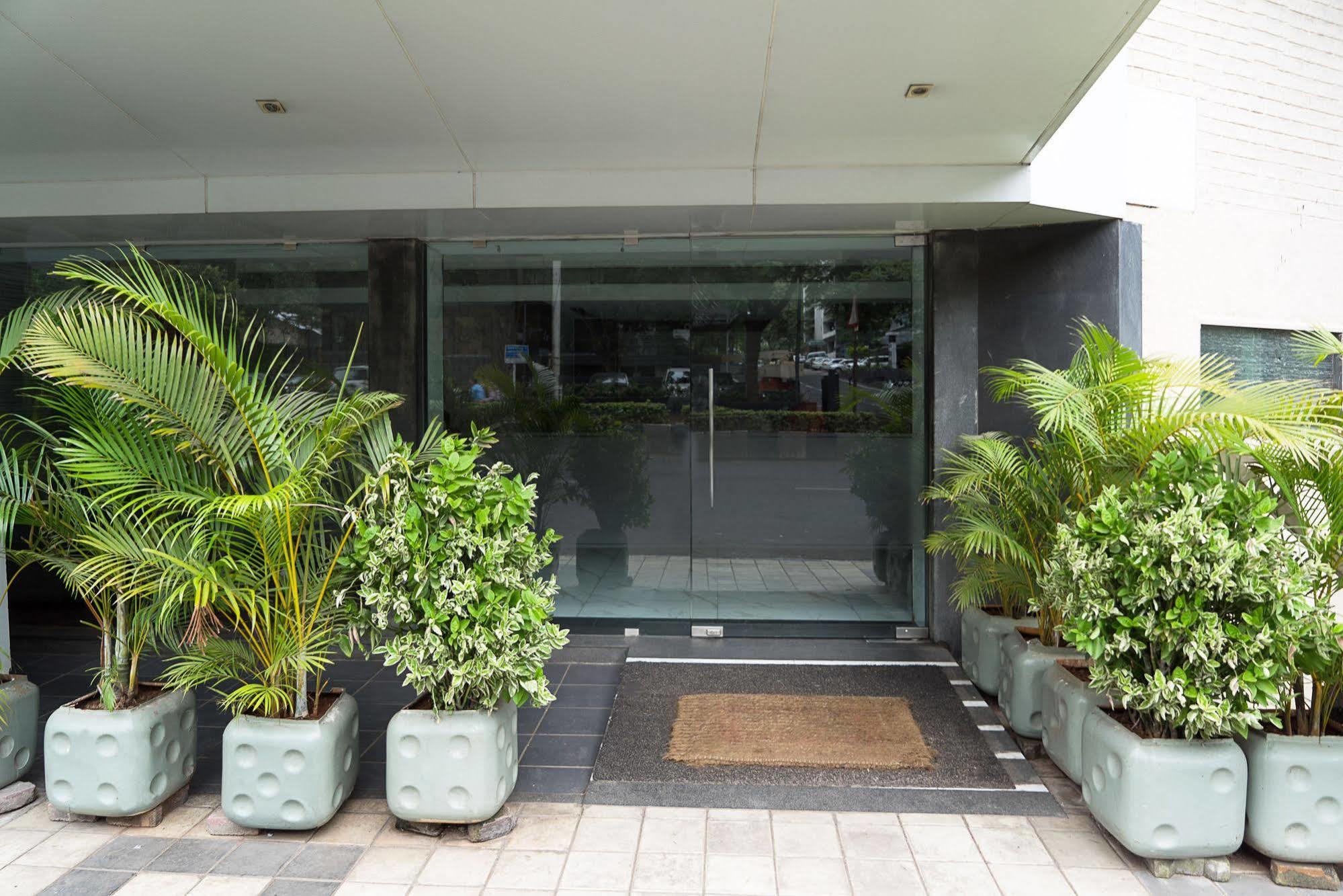 Treebo Trend Sahara Hotel ปูเน่ ภายนอก รูปภาพ